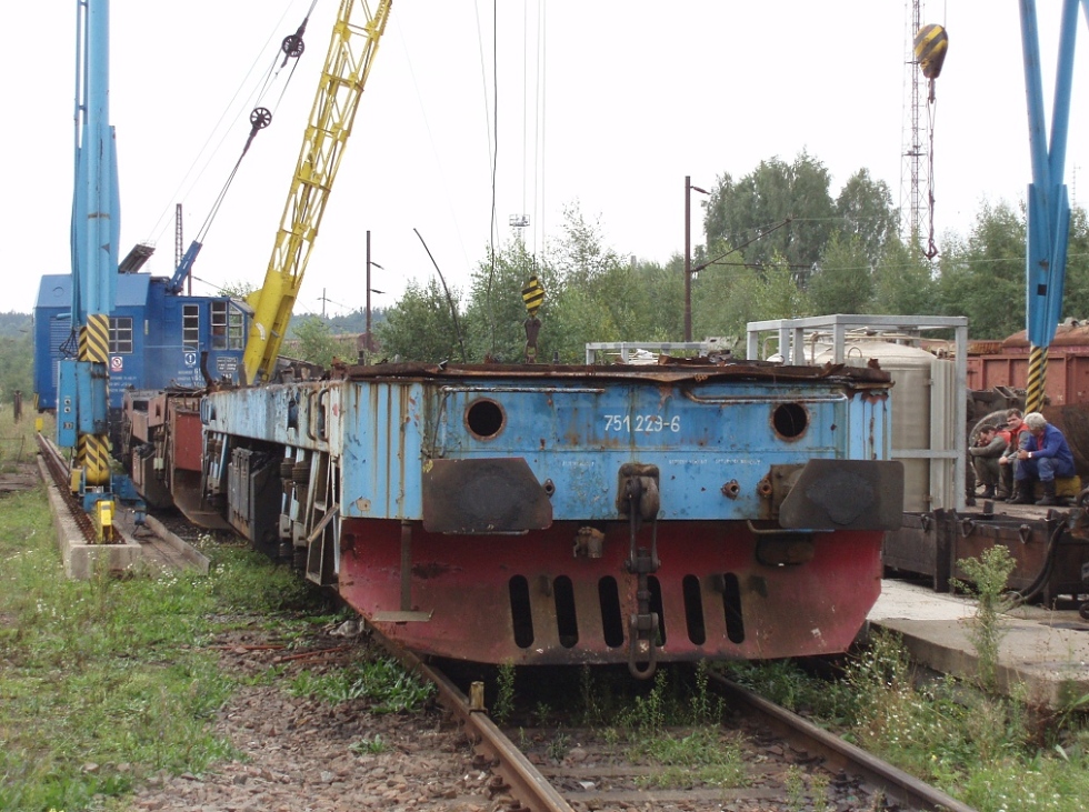 751 229-6