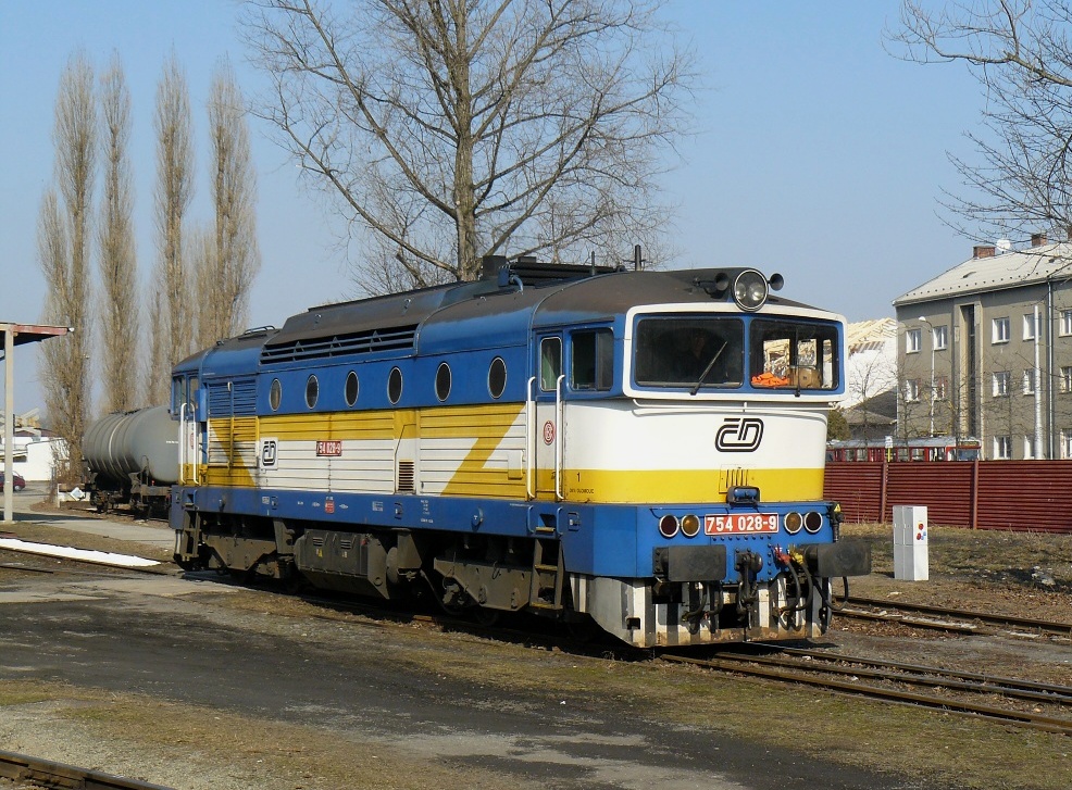 754 028-9