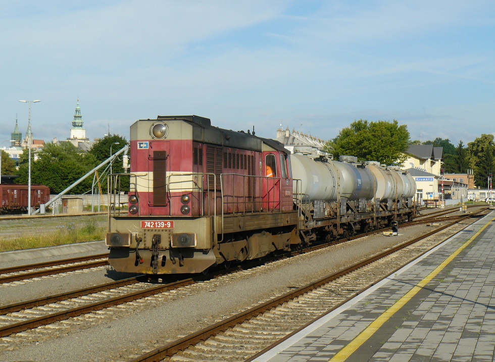 742 139-9