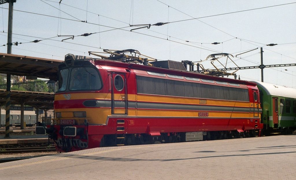 240 072-9