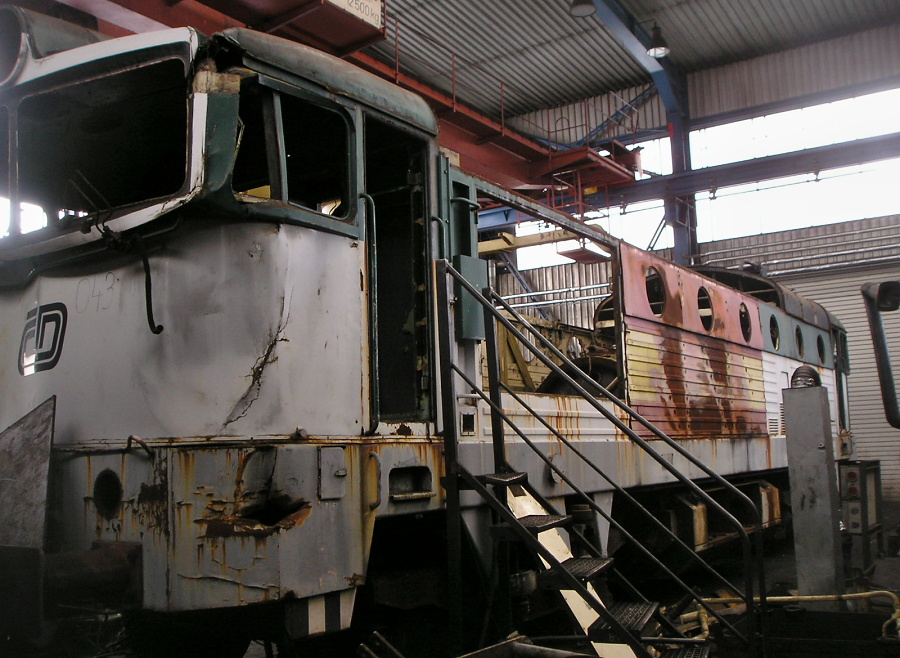750 043-2