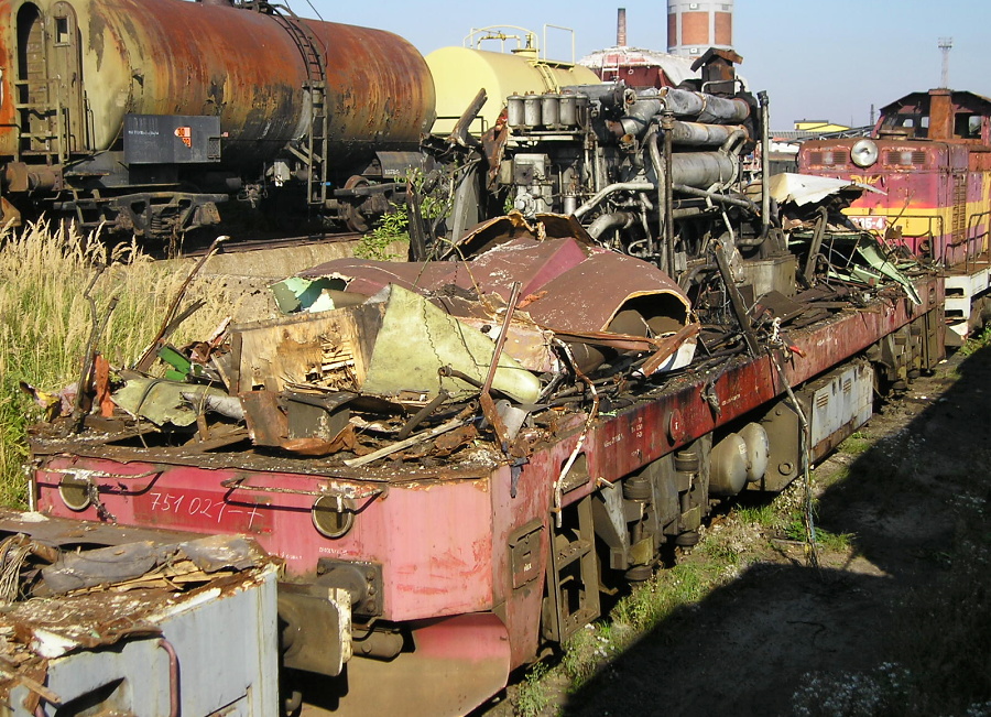 751 021-7
