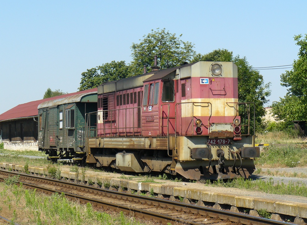 742 178-7