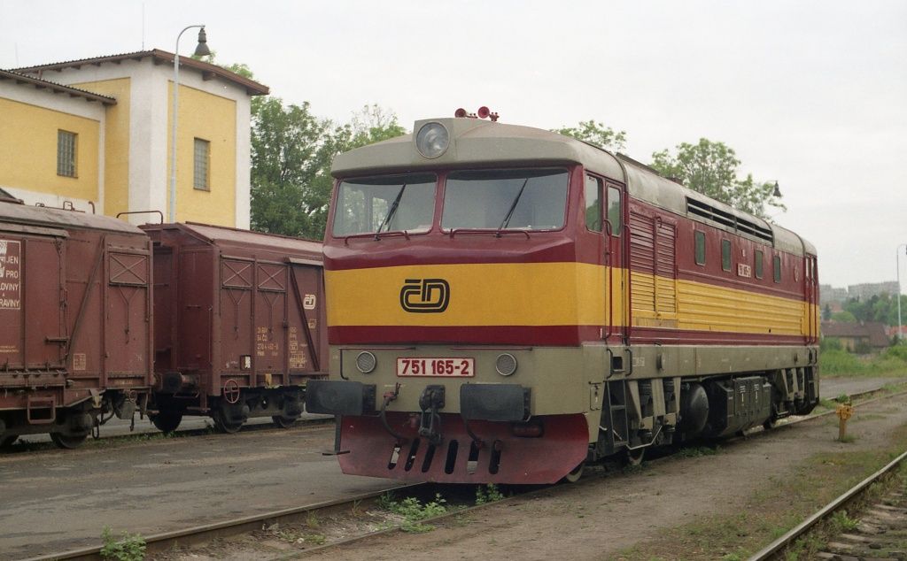 751 165-2