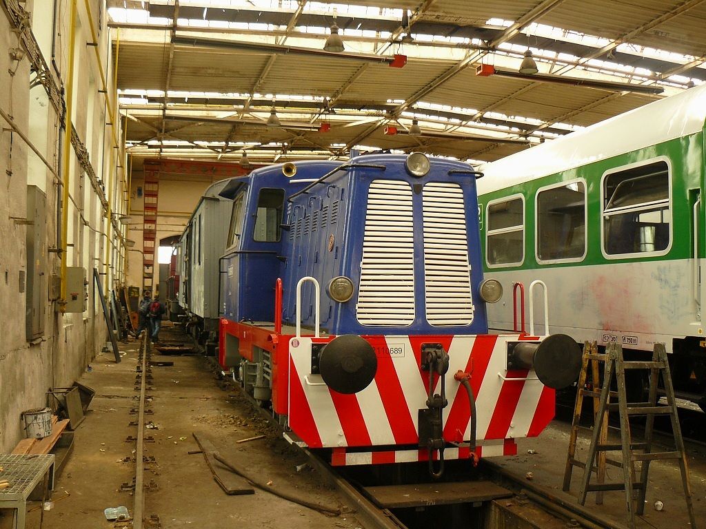700 689-4