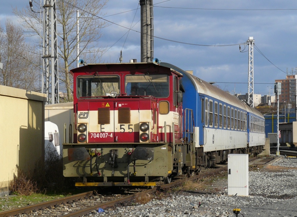 704 007-4