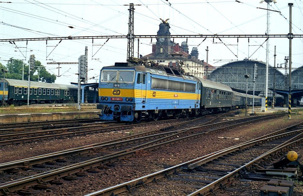 363 081-1