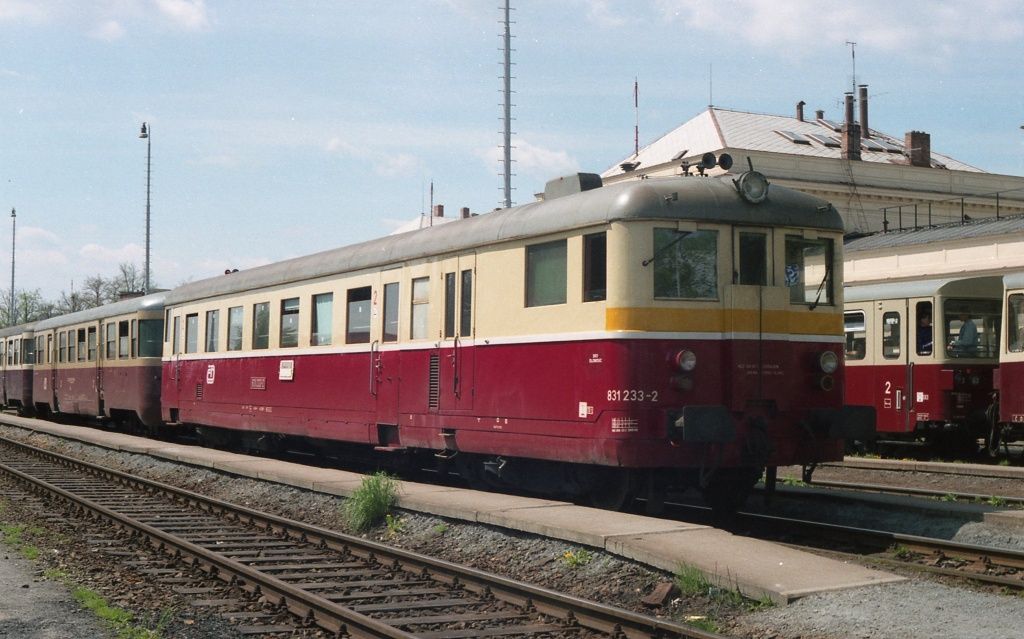 831 233-2