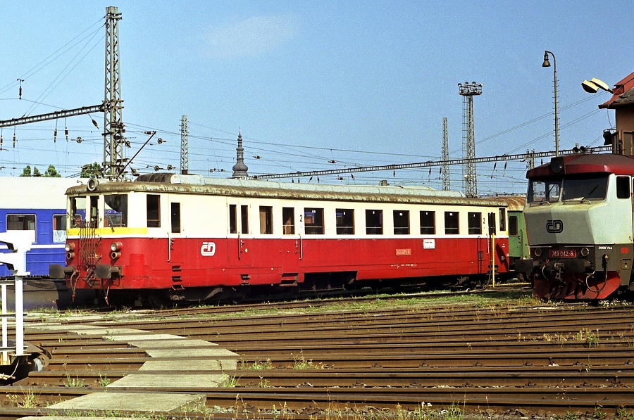 830 075-8
