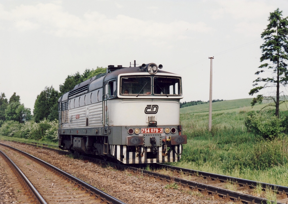 754 079-2