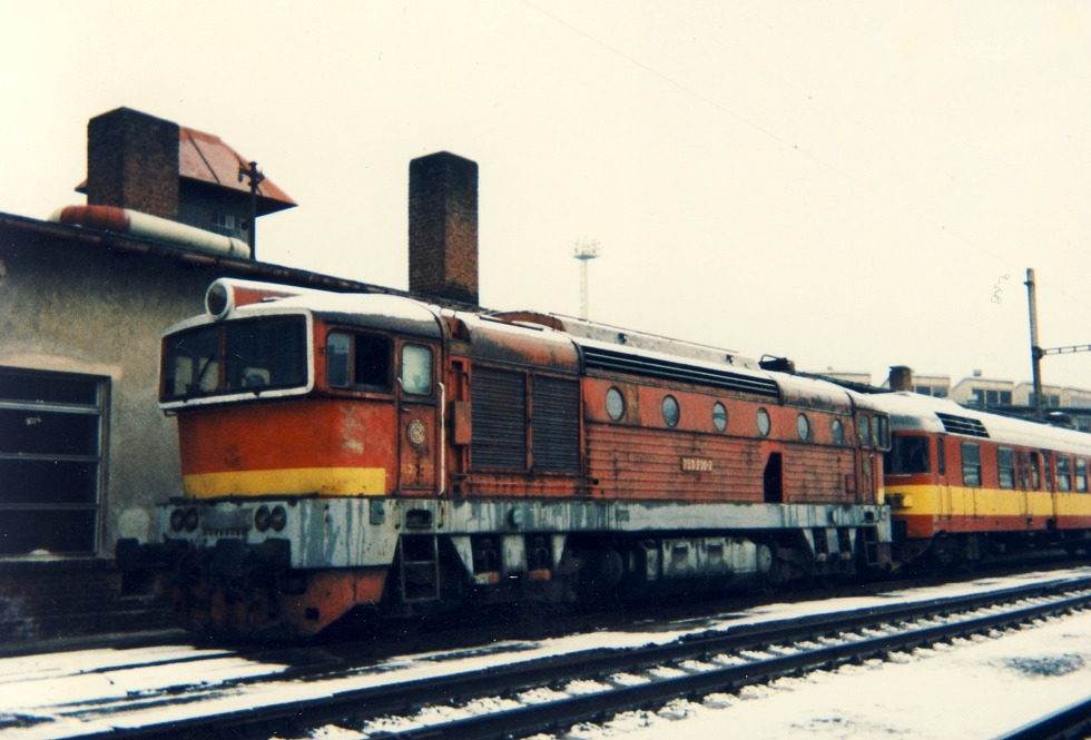 753 230-2