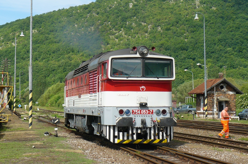 754 053-7