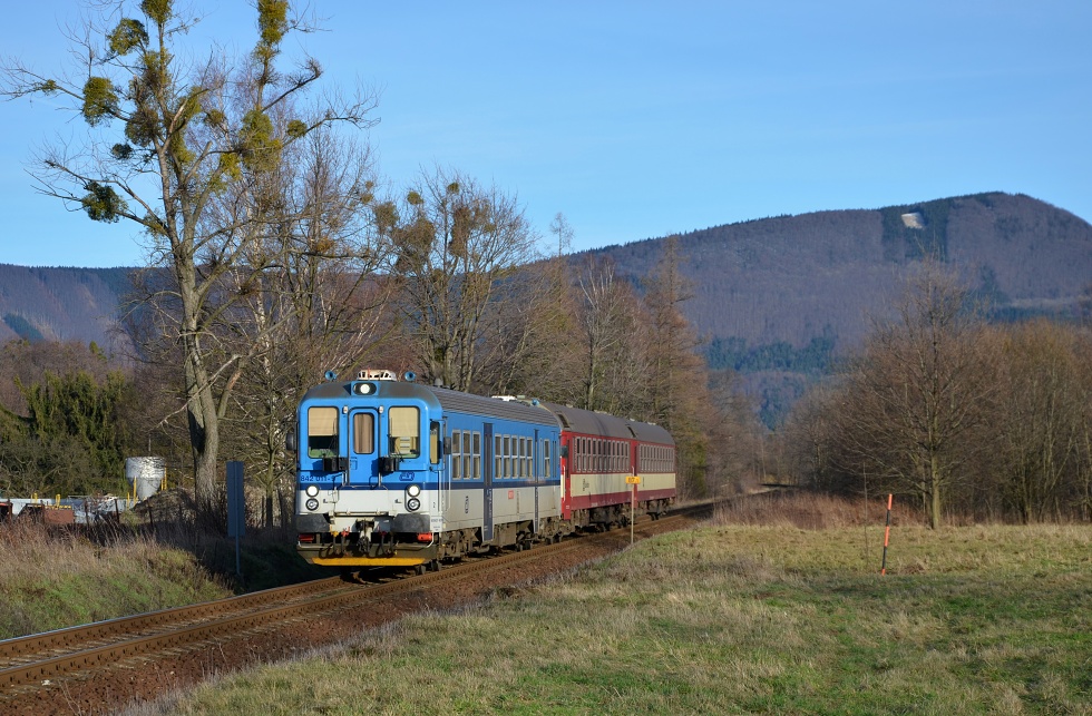 842 011-9