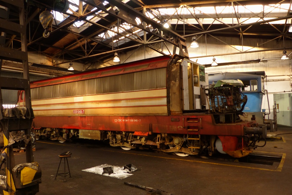 230 045-7