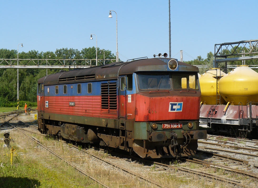 751 338-5