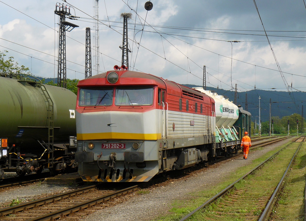 751 202-3