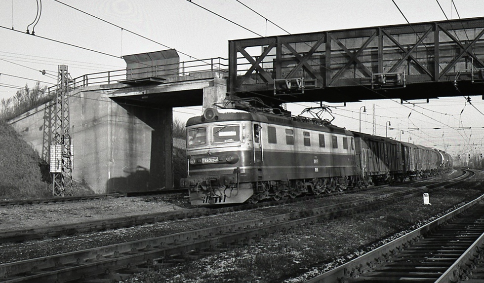 E669.2048