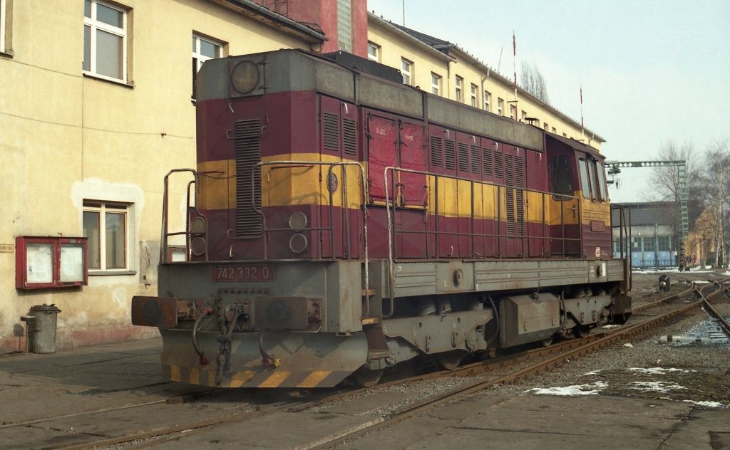 742 332-0