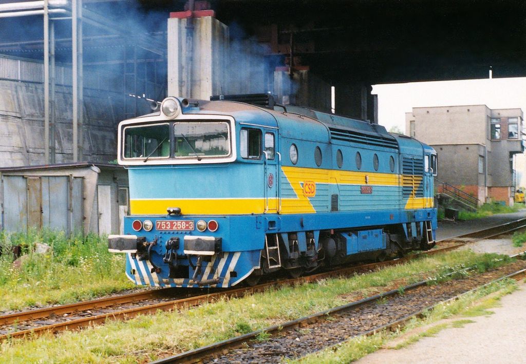 753 258-3