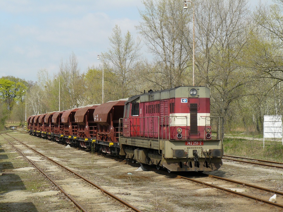 742 251-2