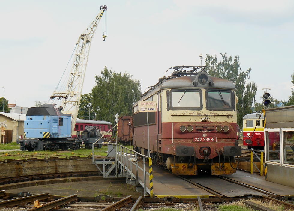 242 269-9