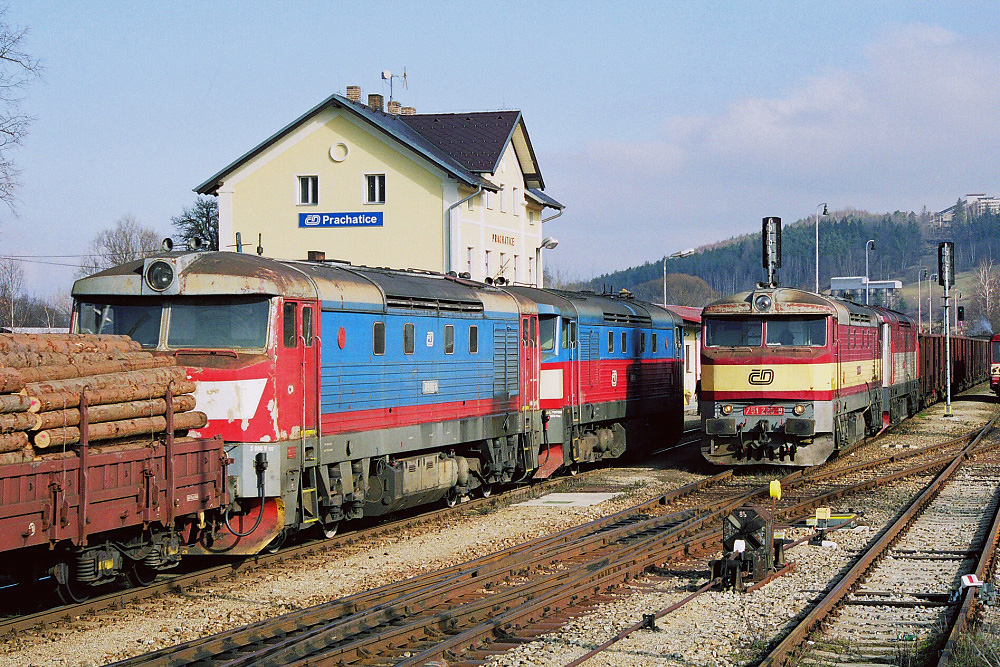 751 228-8