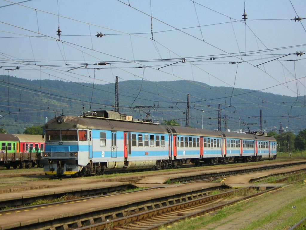 460 085-4
