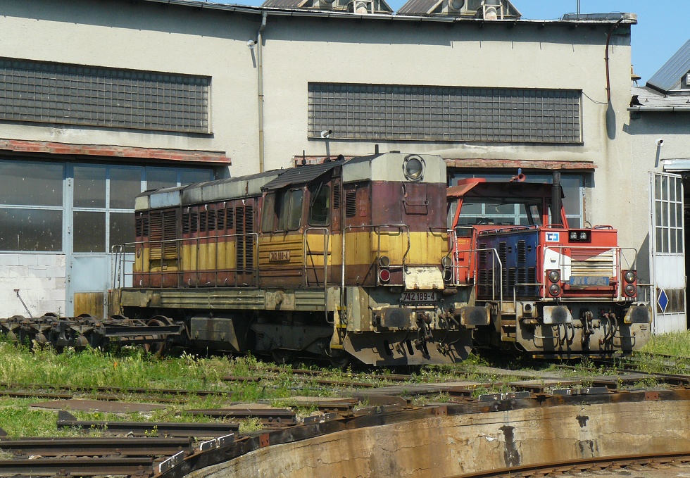 742 189-4