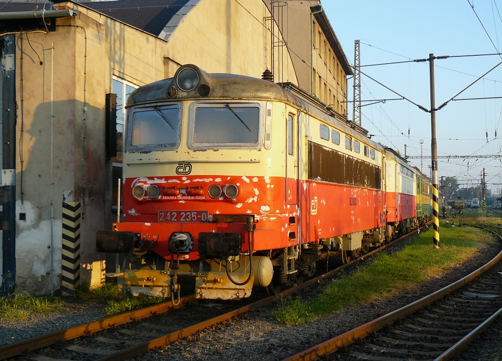 242 235-0