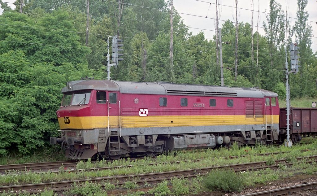 751 028-2