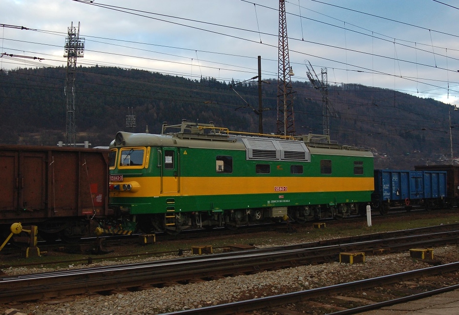 125 843-3