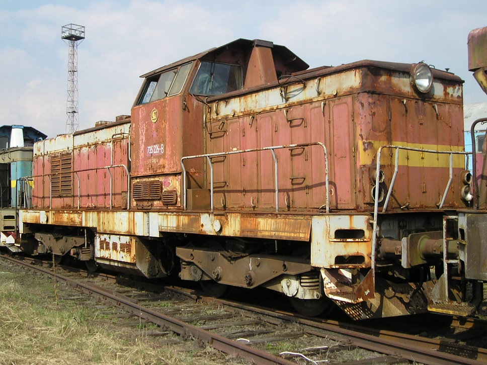 735 224-8