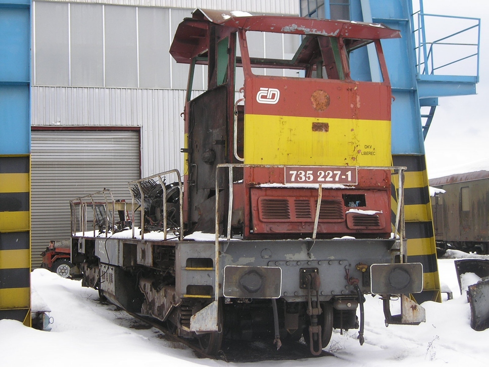 735 227-1