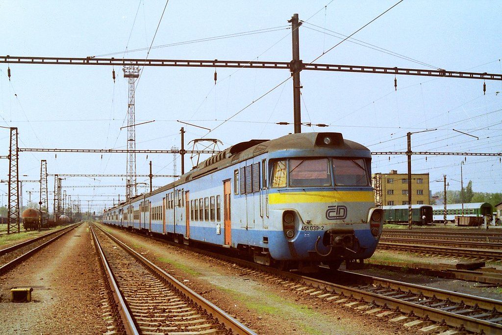 451 039-2