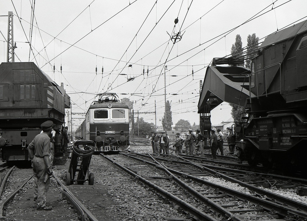 E499.143