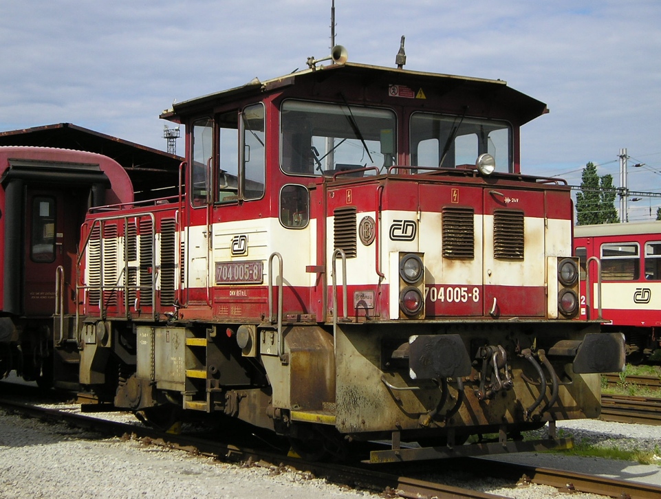 704 005-8