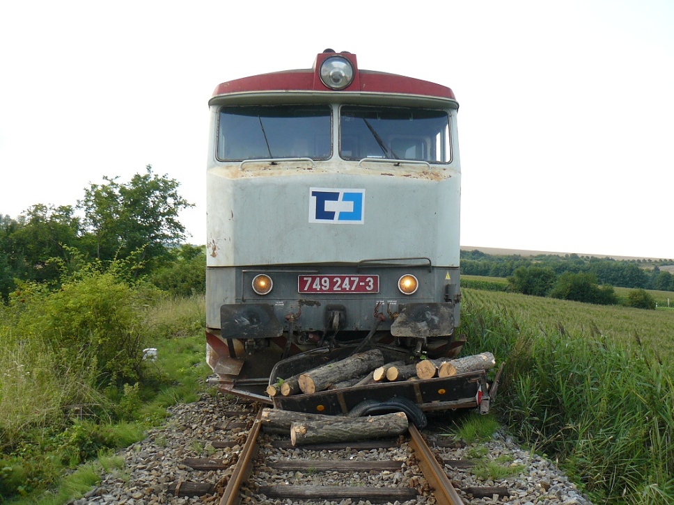 749 247-3