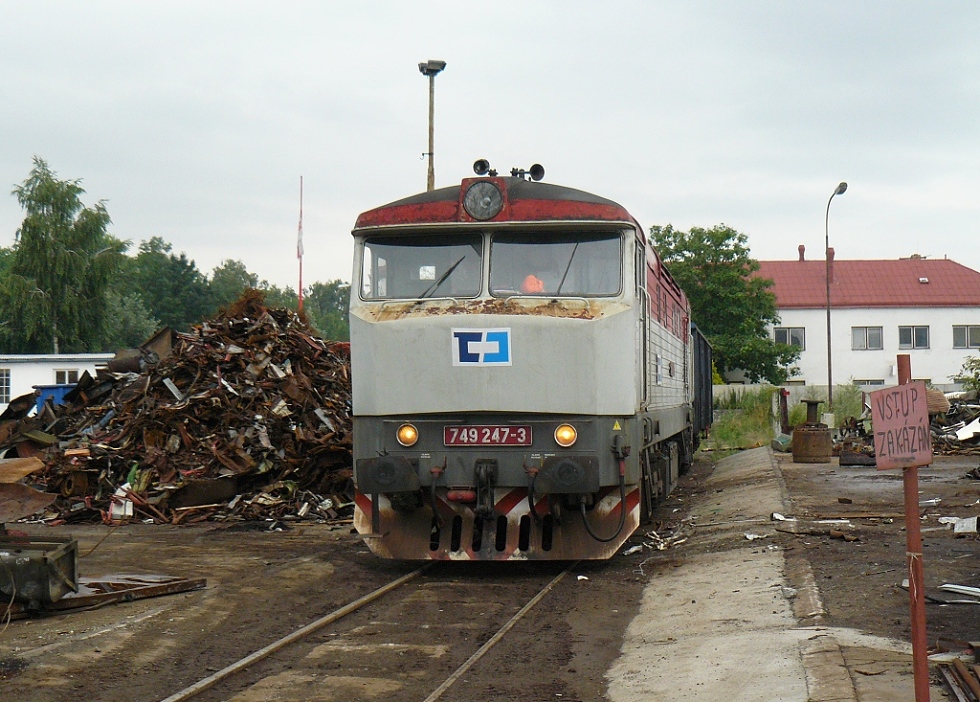 749 247-3