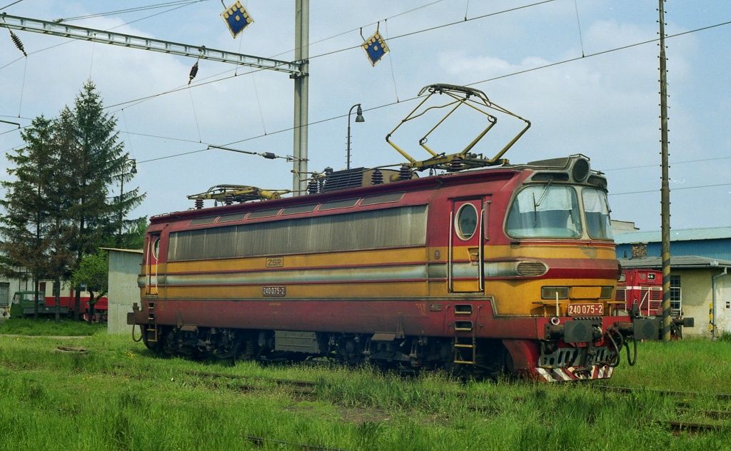 240 075-2