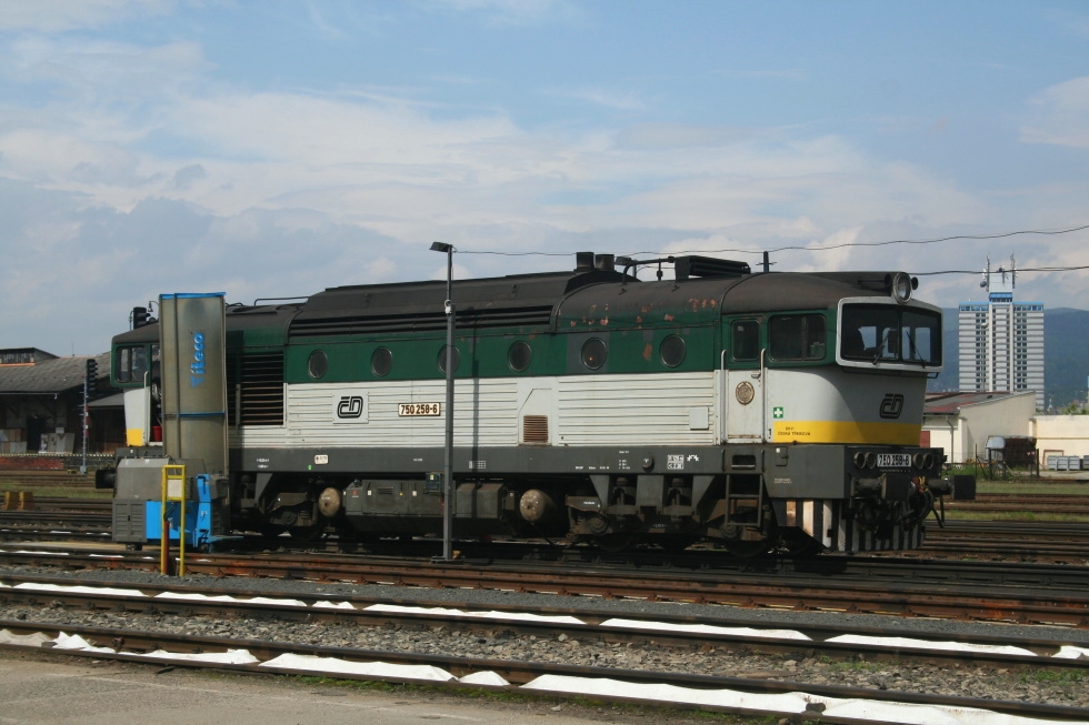 750 258-6