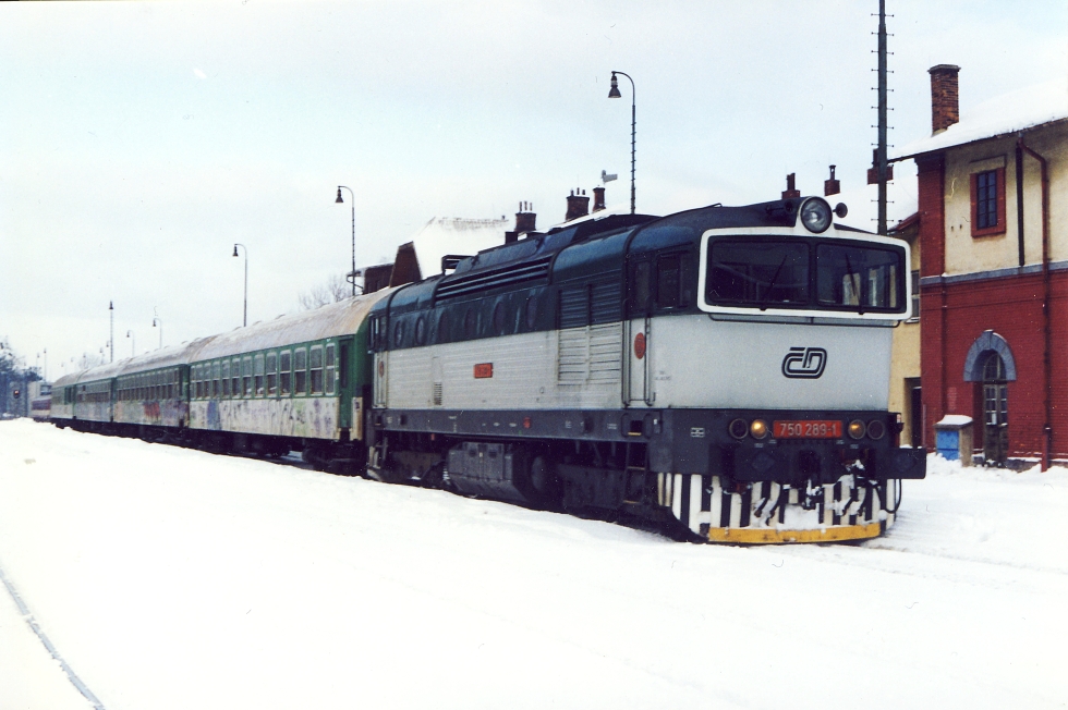 750 289-1