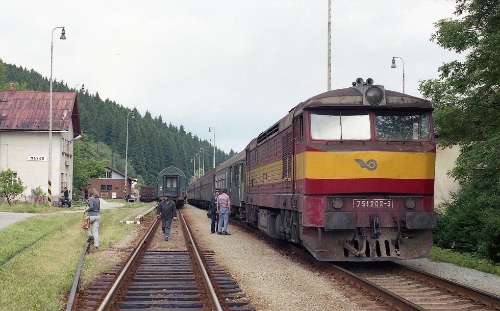 751 202-3
