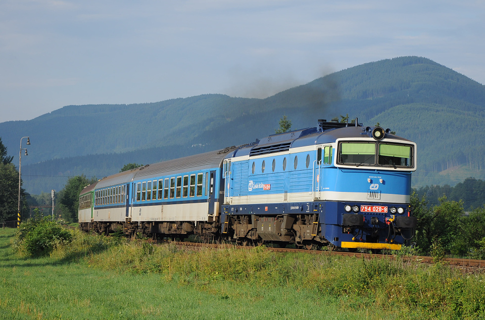 754 028-9