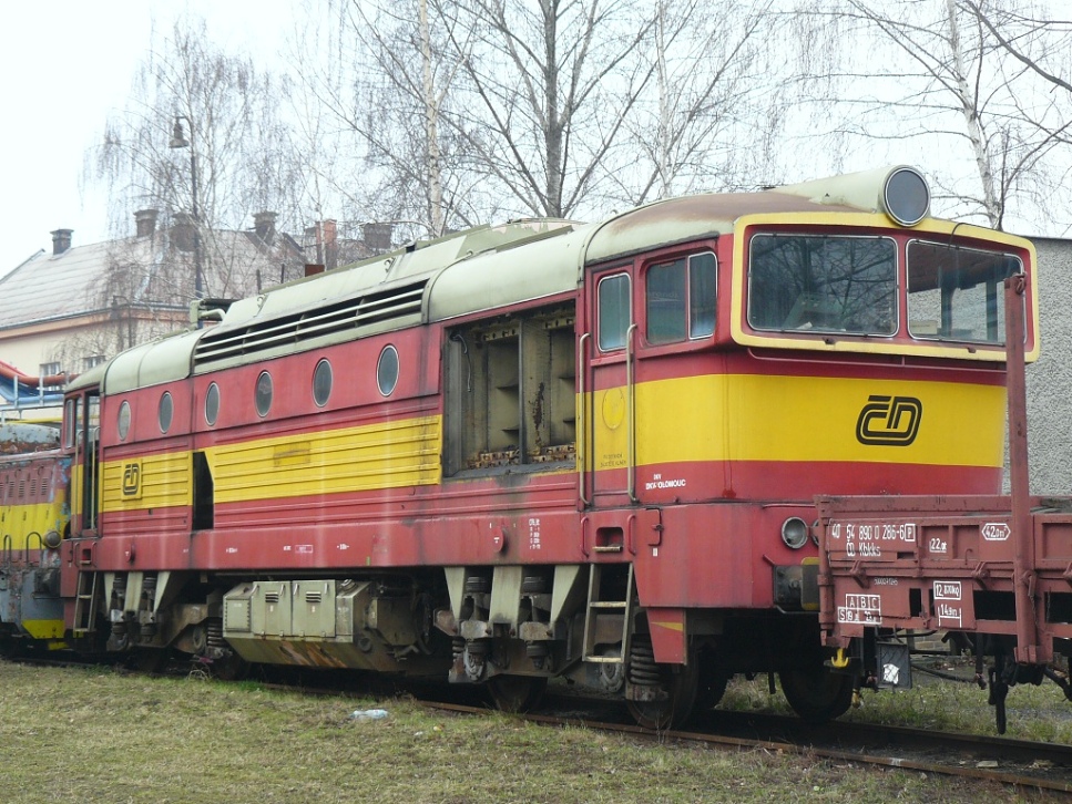 753 279-9