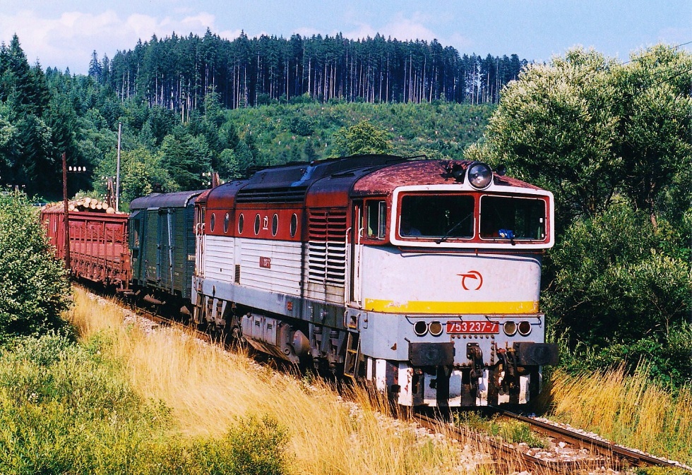 753 237-7