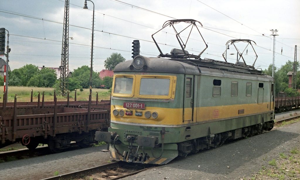 122 001-1