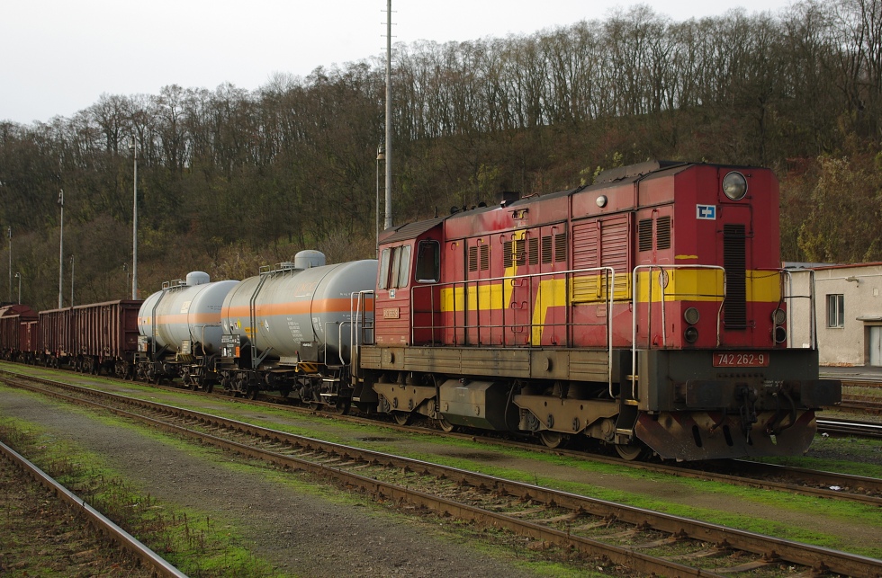 742 262-9