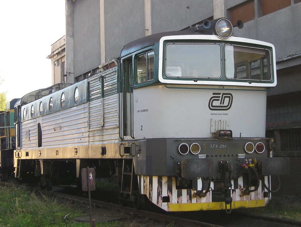 754 031-3