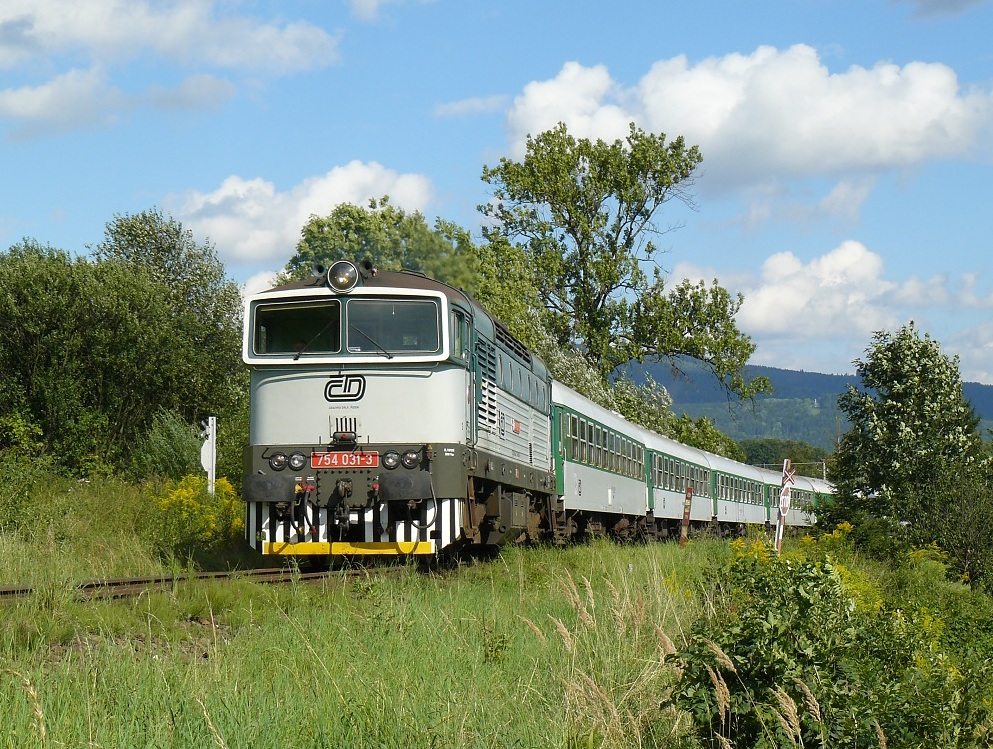 754 031-3
