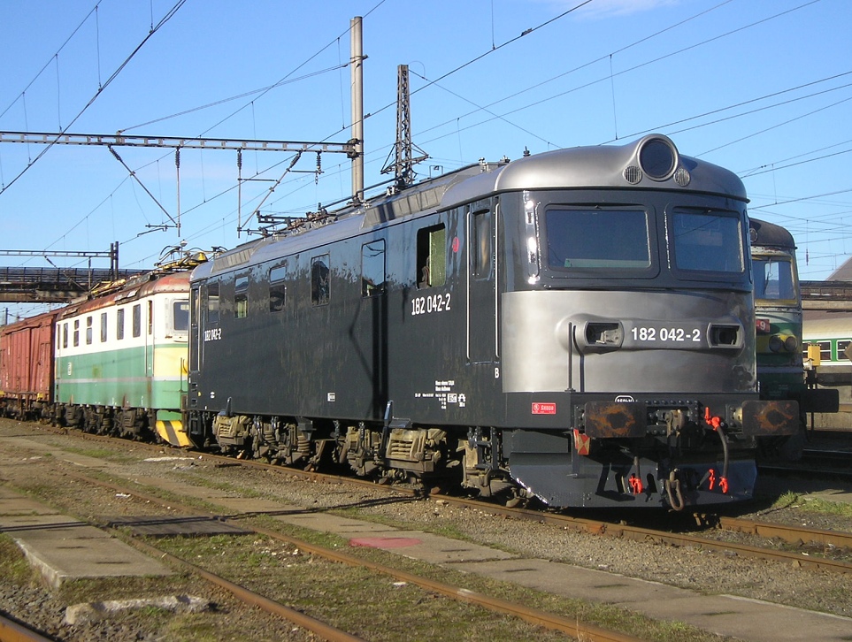 182 042-2